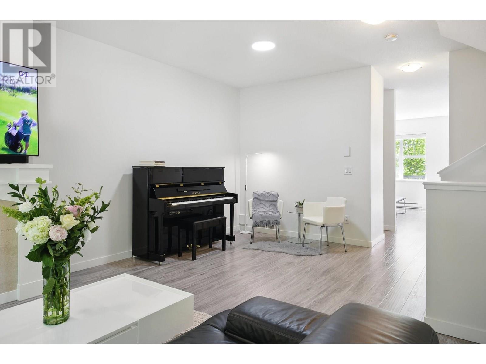 3341 Devonshire Avenue, Coquitlam, British Columbia  V3E 0B1 - Photo 11 - R3014647