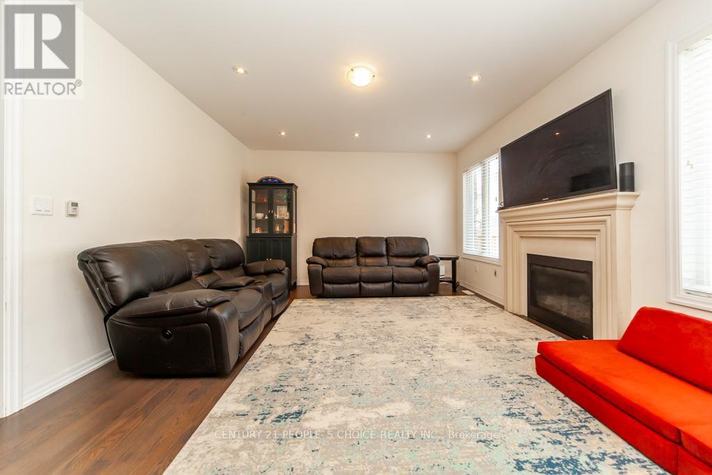 183 Beaveridge Avenue, Oakville, Ontario  L6H 0M6 - Photo 14 - W12202954