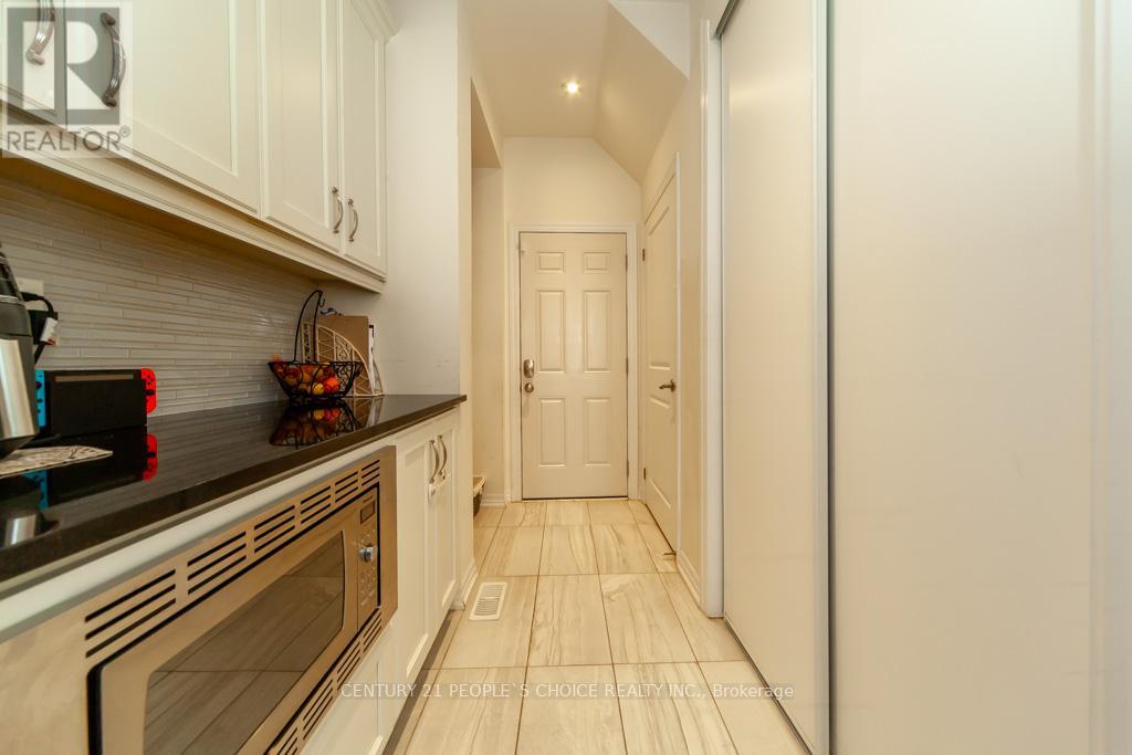 183 Beaveridge Avenue, Oakville, Ontario  L6H 0M6 - Photo 21 - W12202954