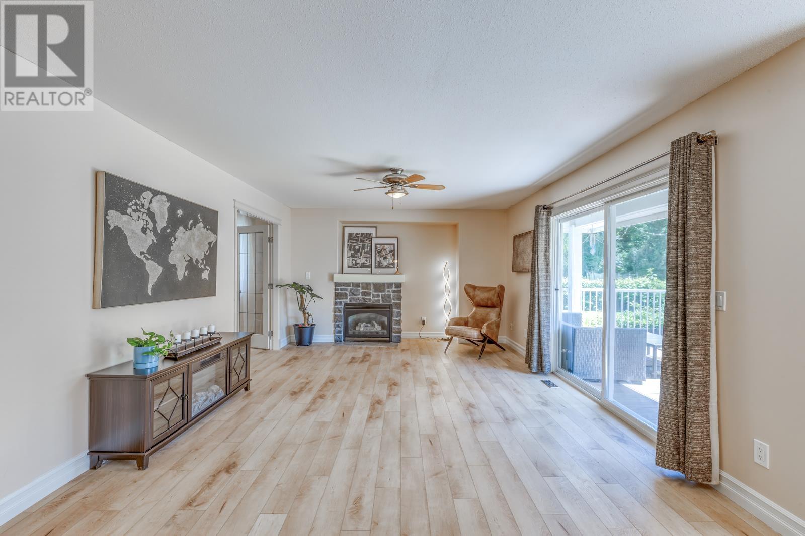 22734 Holyrood Avenue, Maple Ridge, British Columbia  V2X 6E7 - Photo 11 - R3014640