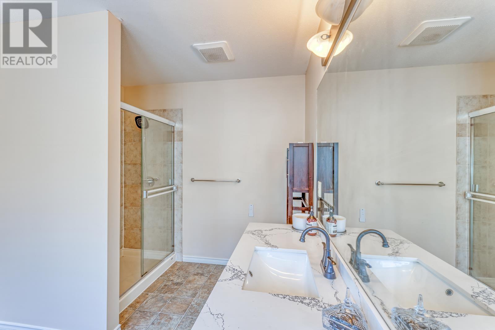 22734 Holyrood Avenue, Maple Ridge, British Columbia  V2X 6E7 - Photo 18 - R3014640