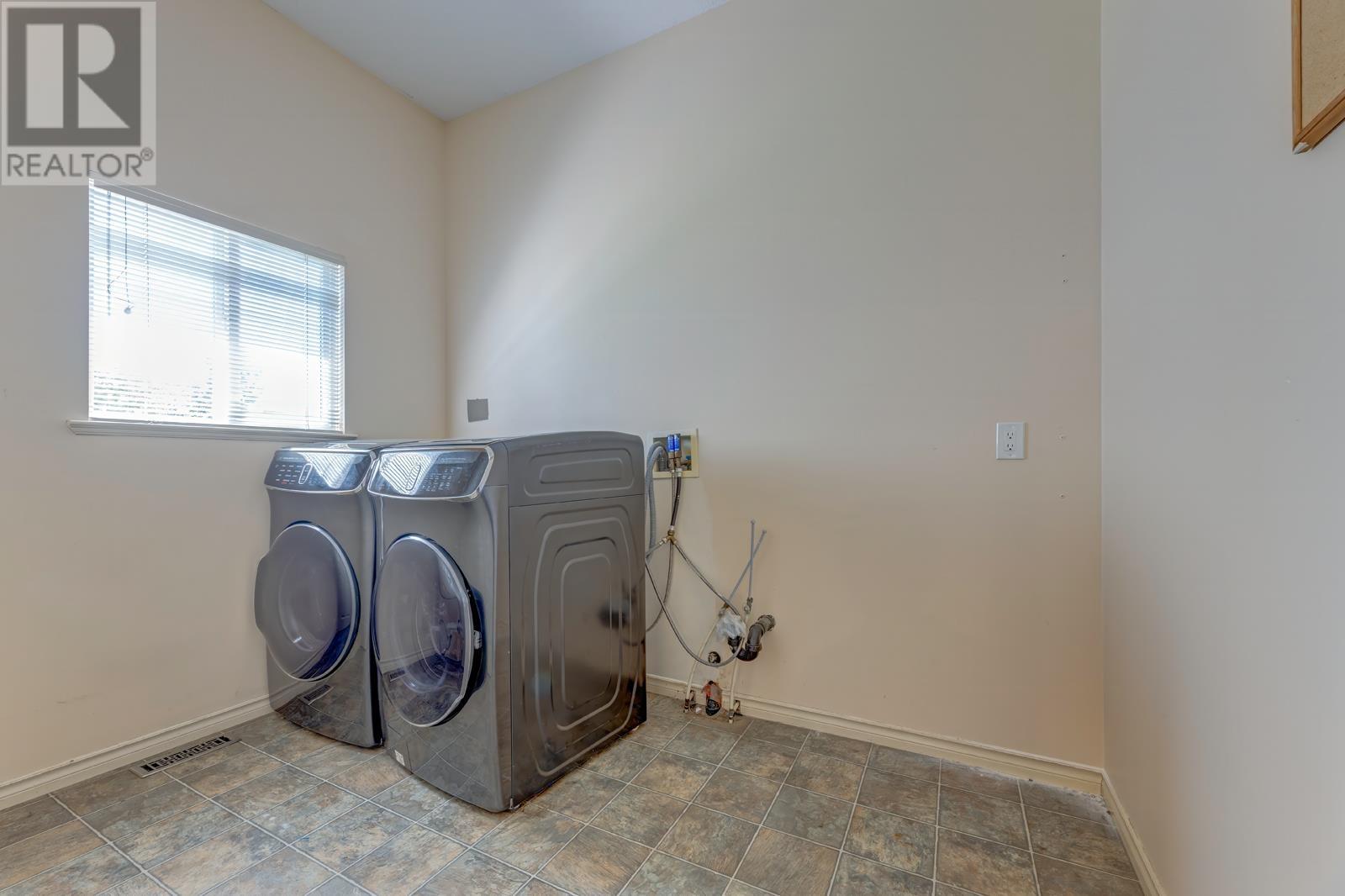 22734 Holyrood Avenue, Maple Ridge, British Columbia  V2X 6E7 - Photo 28 - R3014640