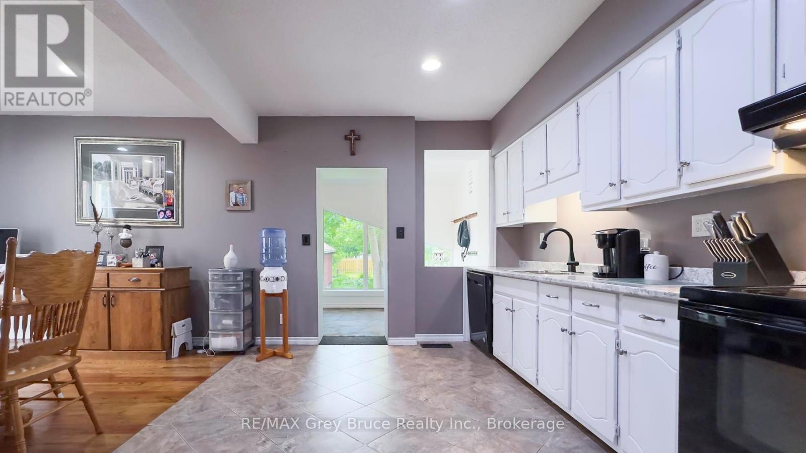 1155 3rd Avenue W, Owen Sound, Ontario  N4K 4P9 - Photo 9 - X12214472