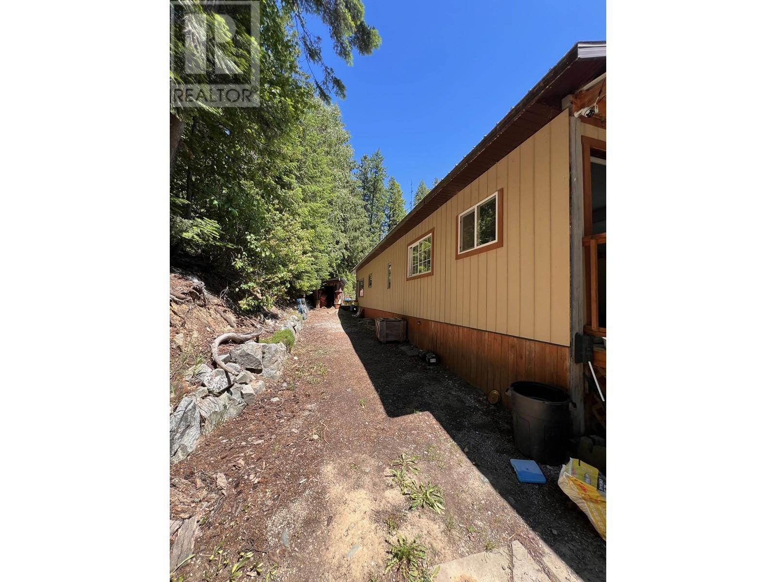 3701 Sabrina Road, Bonnington, British Columbia  V0G 2G3 - Photo 11 - 10351804