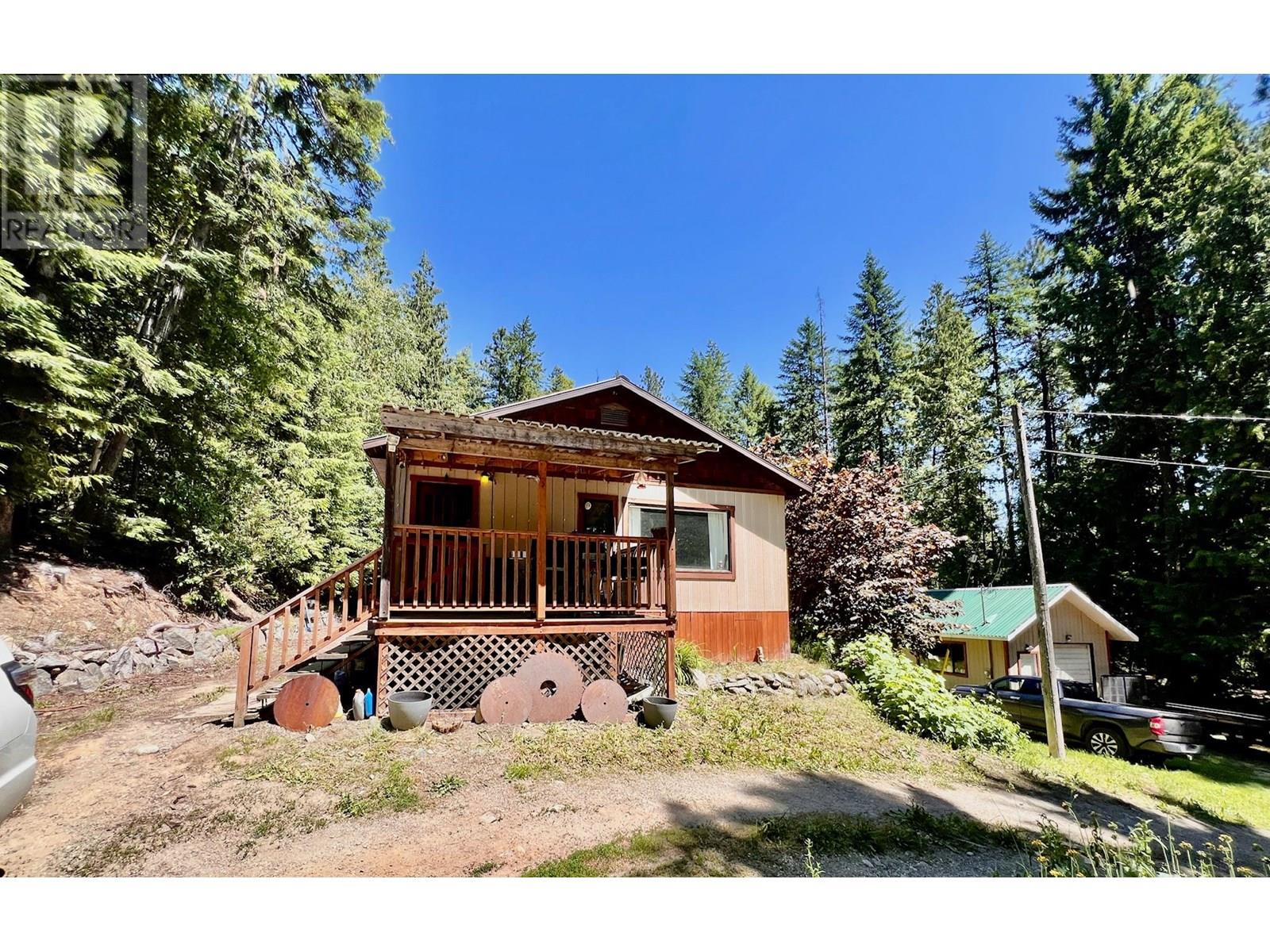 3701 SABRINA Road, Bonnington, British Columbia
