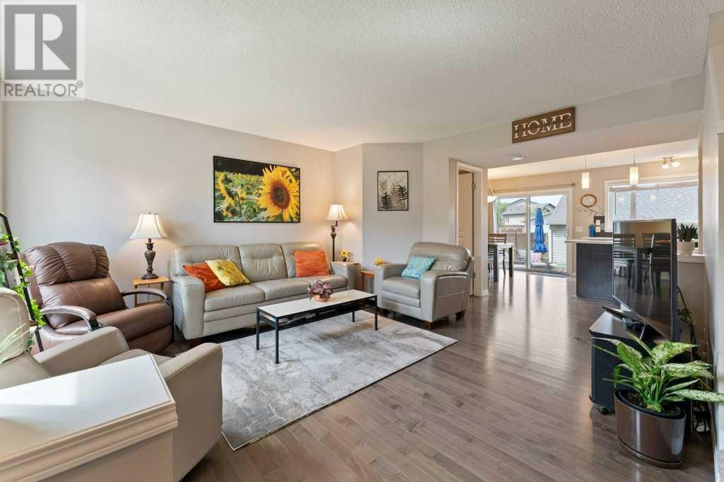 Property at 23 Elgin Meadows Park SE image 1