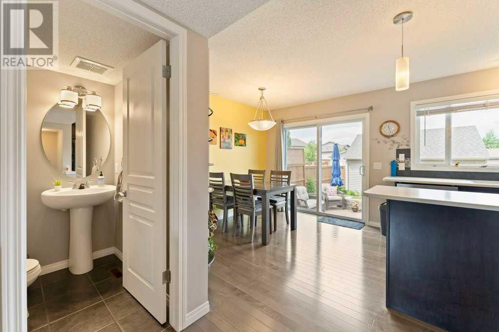 Property at 23 Elgin Meadows Park SE image 4