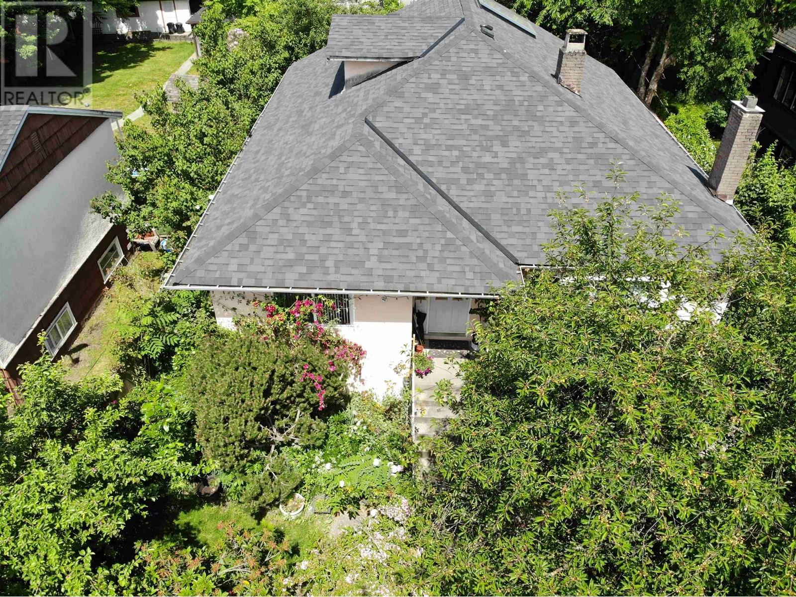 342 E 13th Street, North Vancouver, British Columbia  V7L 2L9 - Photo 3 - R3014091