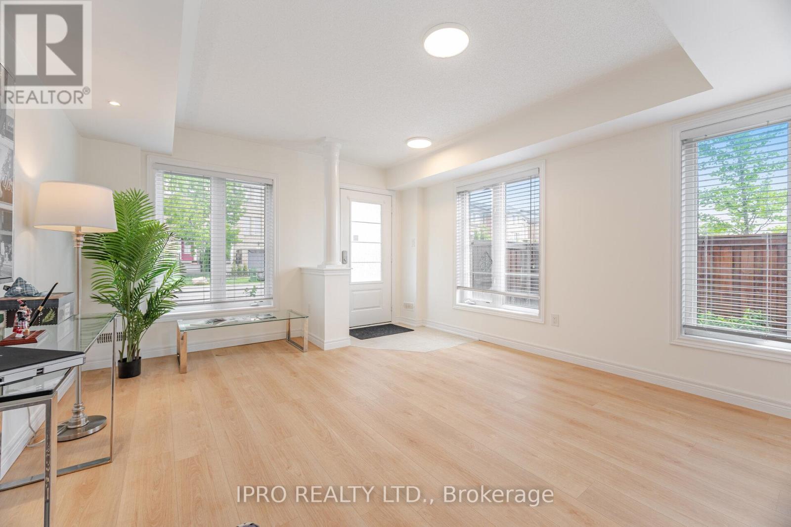 32 Lily Cup Avenue, Toronto, Ontario  M1L 0H4 - Photo 8 - E12199556