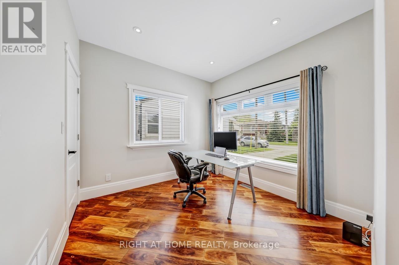 921 Aviation Road, Mississauga, Ontario  L5G 4H8 - Photo 13 - W12209849