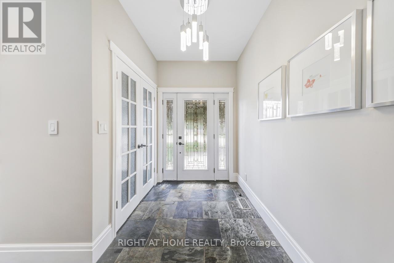 921 Aviation Road, Mississauga, Ontario  L5G 4H8 - Photo 11 - W12209849
