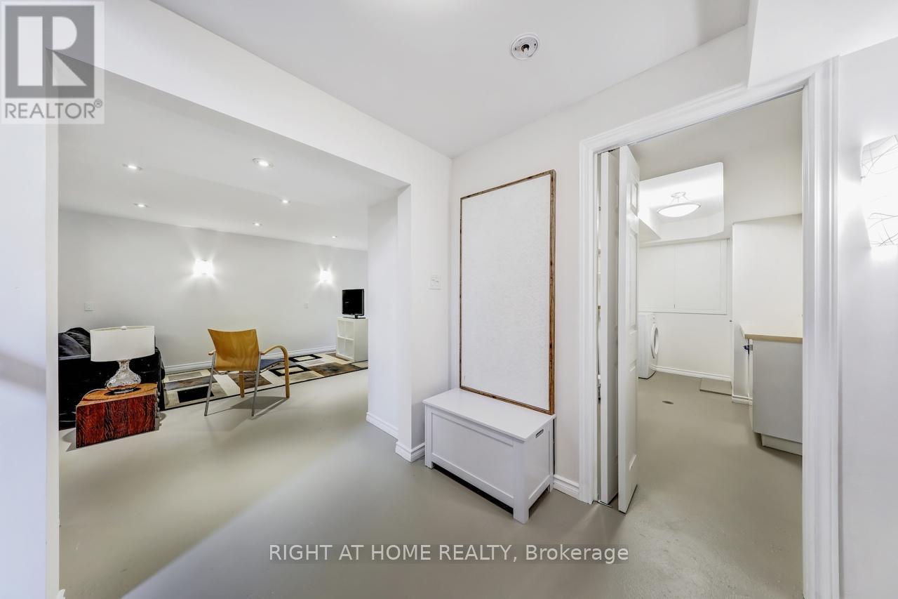 921 Aviation Road, Mississauga, Ontario  L5G 4H8 - Photo 37 - W12209849