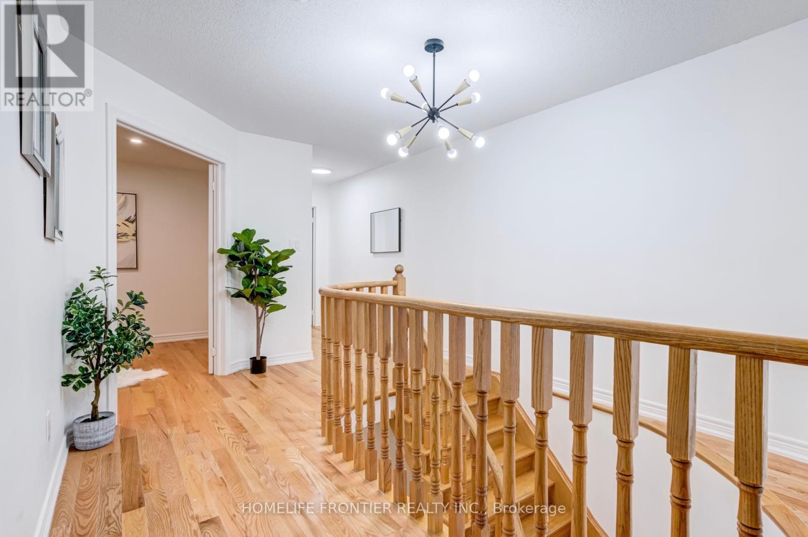 805 Othello Court, Mississauga, Ontario  L5W 1H2 - Photo 17 - W12214141