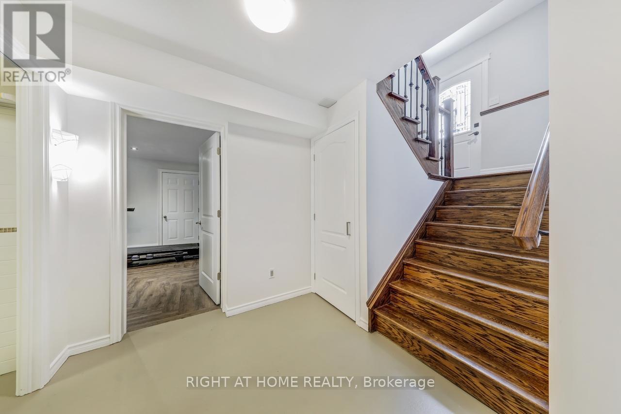 921 Aviation Road, Mississauga, Ontario  L5G 4H8 - Photo 36 - W12209849