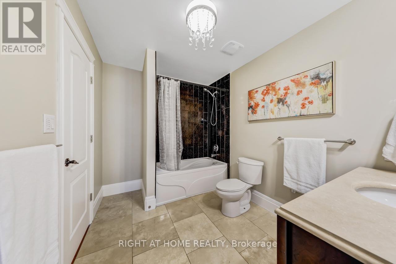 921 Aviation Road, Mississauga, Ontario  L5G 4H8 - Photo 32 - W12209849