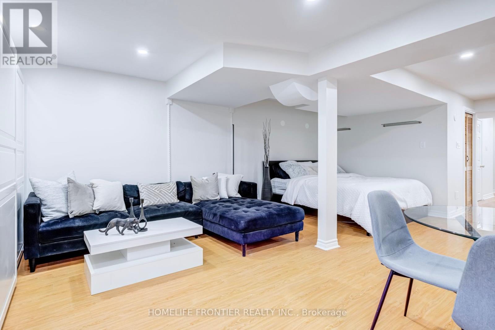 805 Othello Court, Mississauga, Ontario  L5W 1H2 - Photo 42 - W12214141
