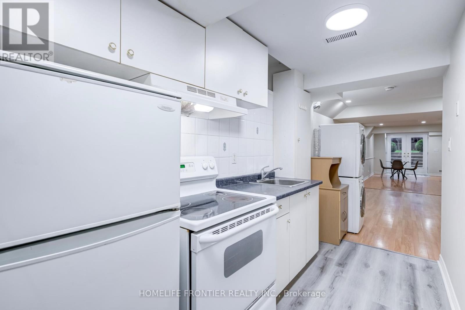 805 Othello Court, Mississauga, Ontario  L5W 1H2 - Photo 36 - W12214141