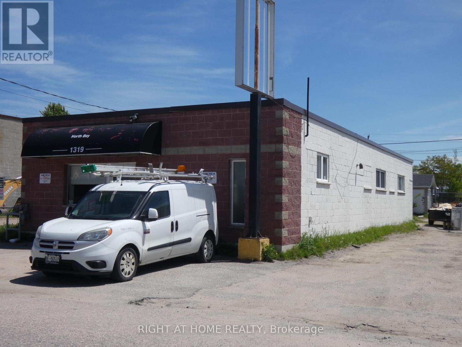 1319 Hammond Street, North Bay (Central), Ontario  P1B 2J2 - Photo 23 - X12214090