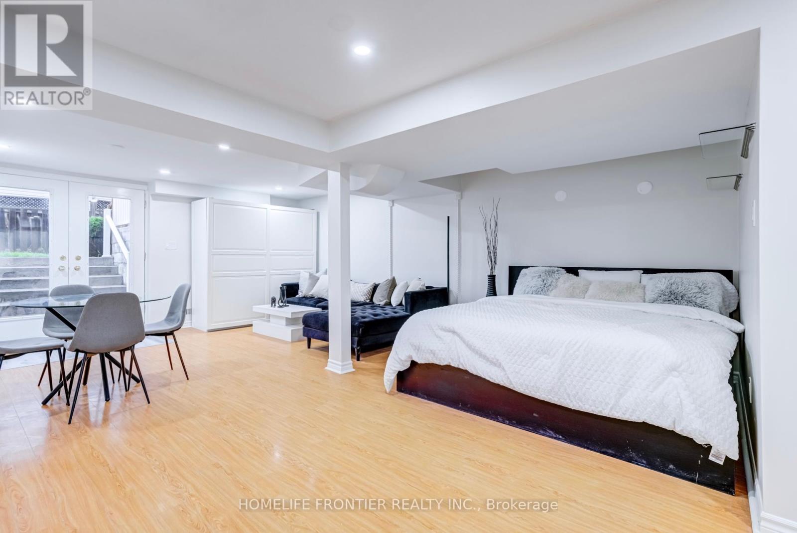 805 Othello Court, Mississauga, Ontario  L5W 1H2 - Photo 41 - W12214141