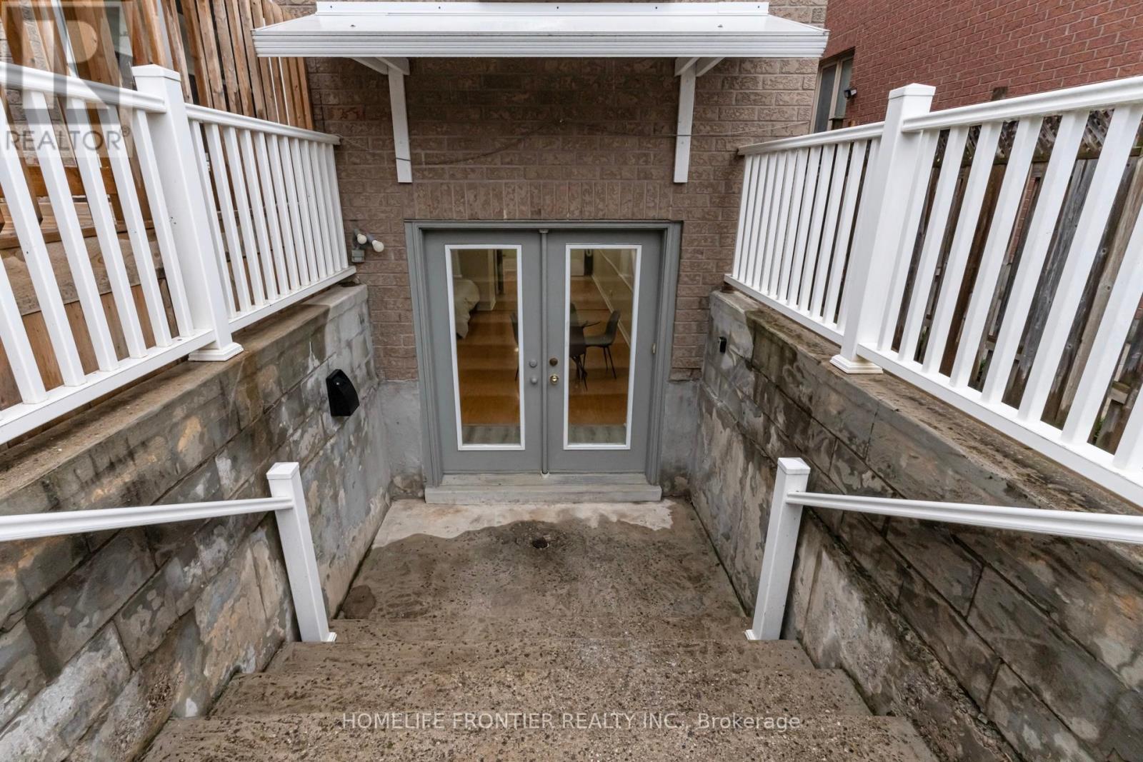 805 Othello Court, Mississauga, Ontario  L5W 1H2 - Photo 47 - W12214141
