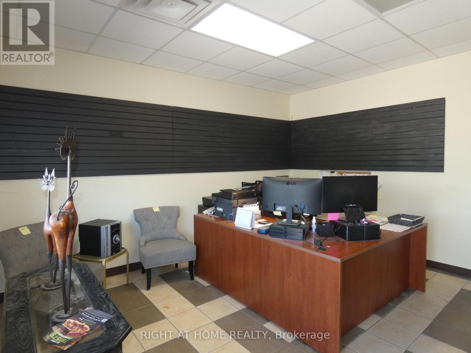 1319 Hammond Street, North Bay (Central), Ontario  P1B 2J2 - Photo 4 - X12214090