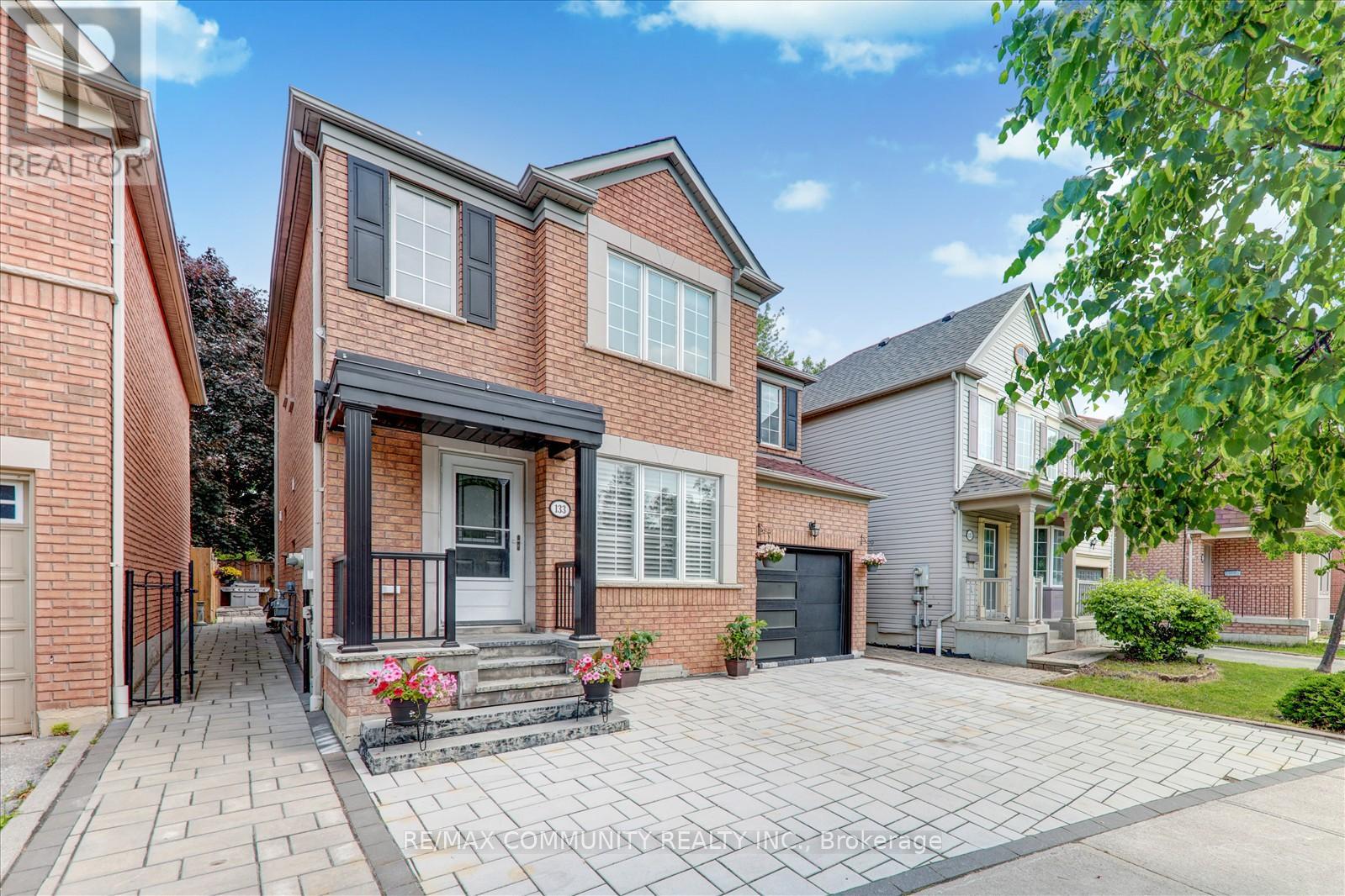 133 Mcsweeney Crescent, Ajax (Northwest Ajax), Ontario  L1T 4C8 - Photo 4 - E12214467