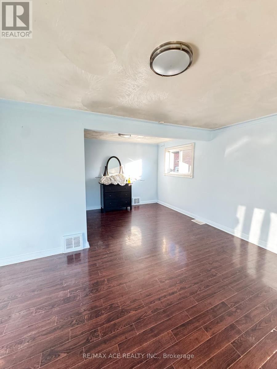 Main - 59 Dewey Drive, Toronto (Wexford-Maryvale), Ontario  M1R 3K7 - Photo 8 - E12214477