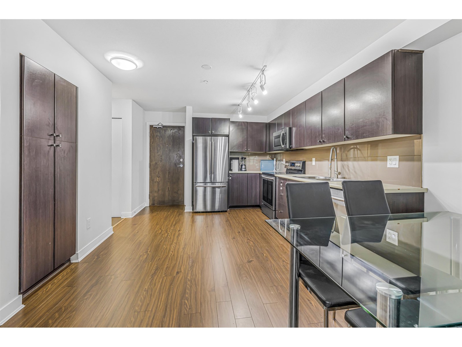 202 13740 75a Avenue, Surrey, British Columbia  V3W 0E8 - Photo 3 - R3014062