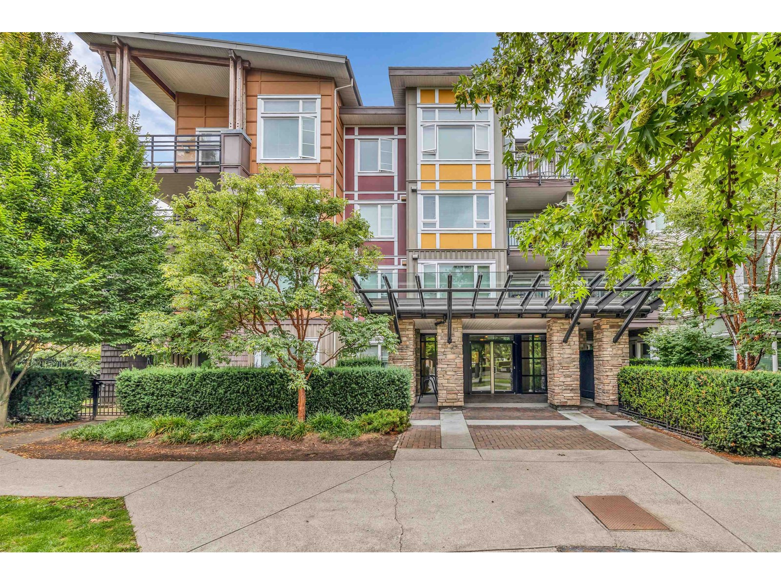 202 13740 75A AVENUE, surrey, British Columbia