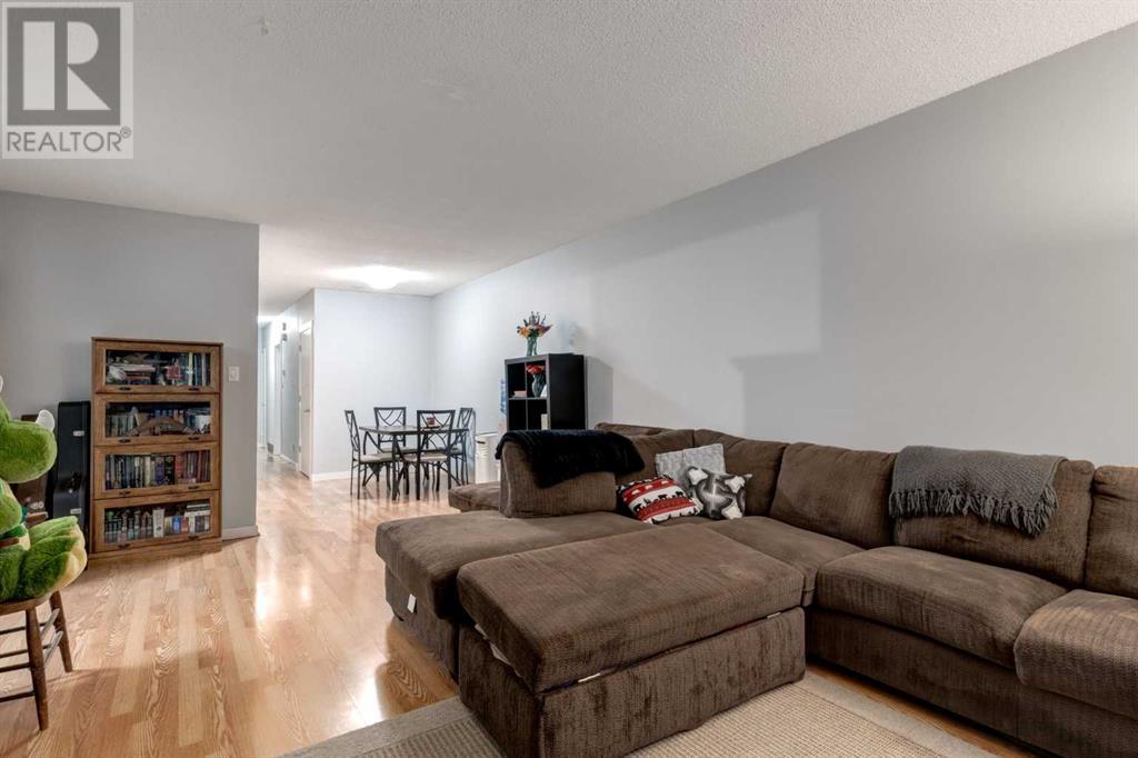 7246 24 Street Se, Calgary, Alberta  T2C 0Y5 - Photo 3 - A2227008