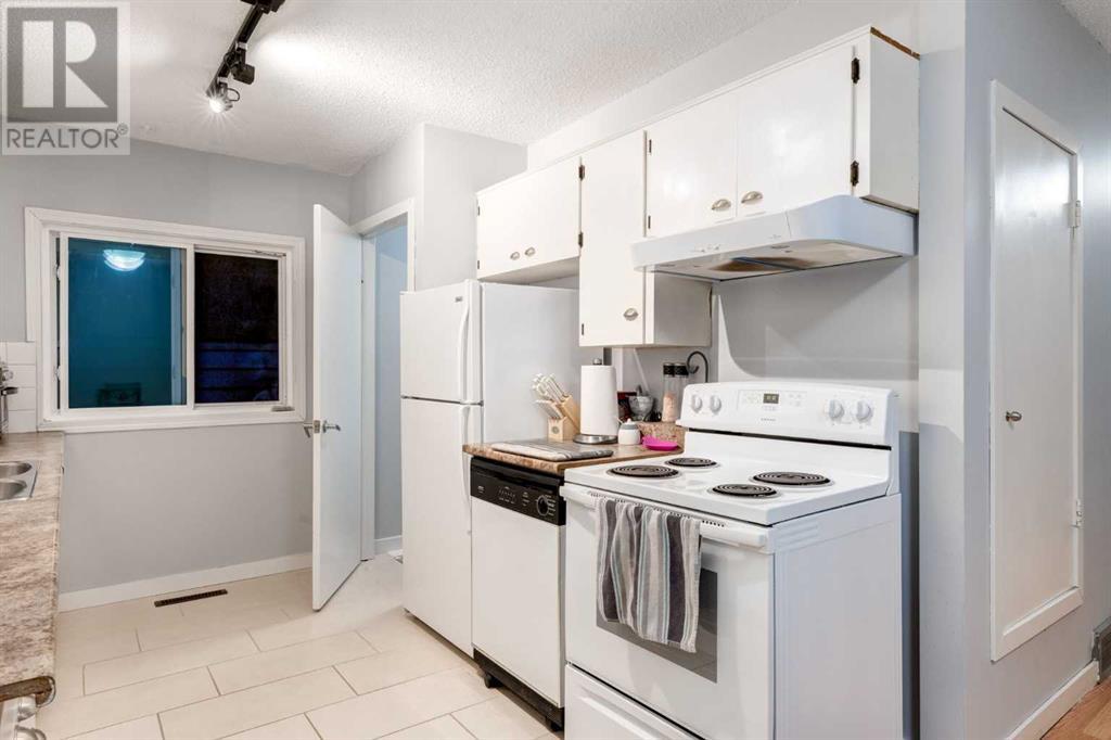7246 24 Street Se, Calgary, Alberta  T2C 0Y5 - Photo 5 - A2227008