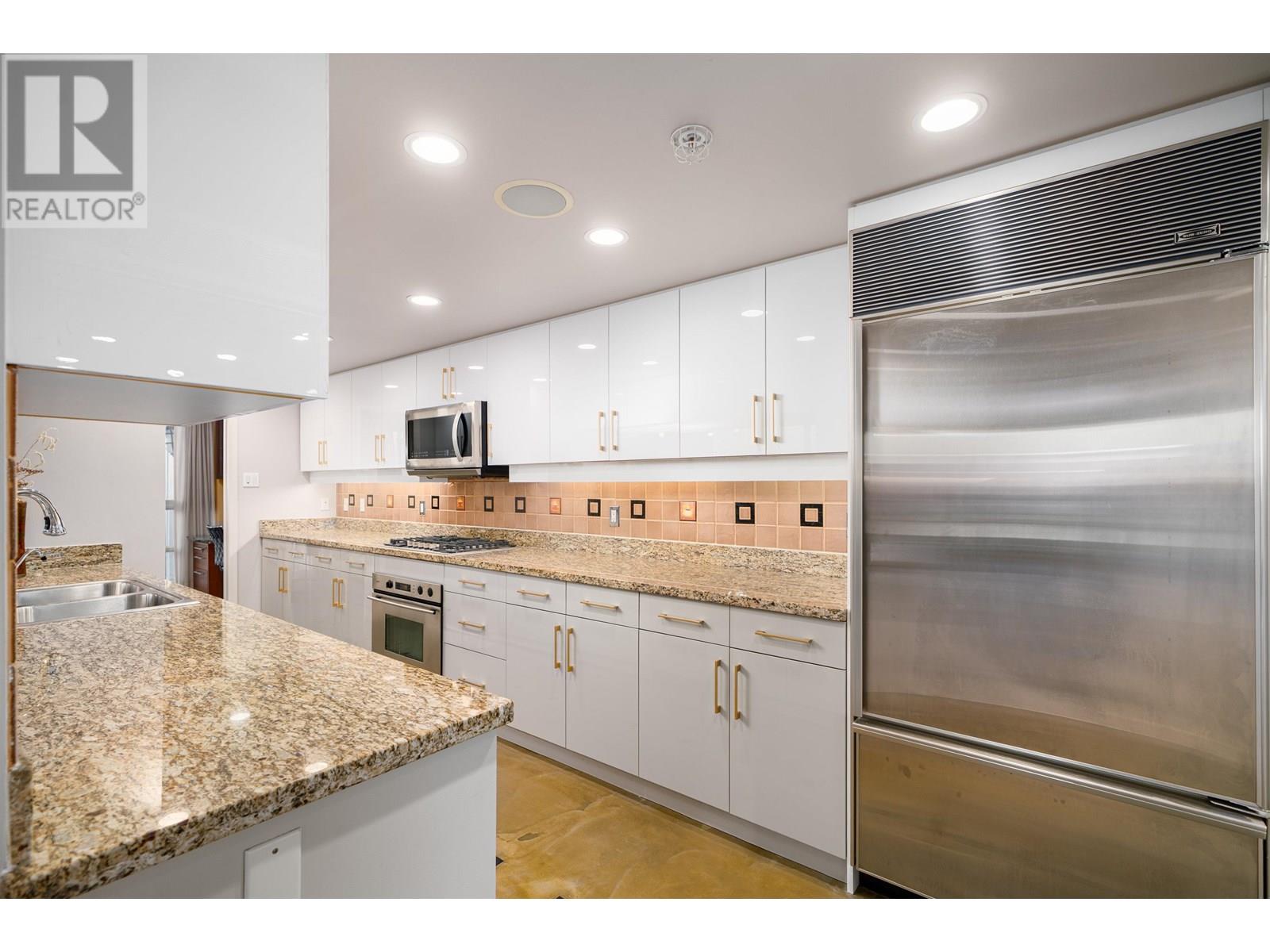3903 1033 Marinaside Crescent, Vancouver, British Columbia  V6Z 3A3 - Photo 10 - R3014611