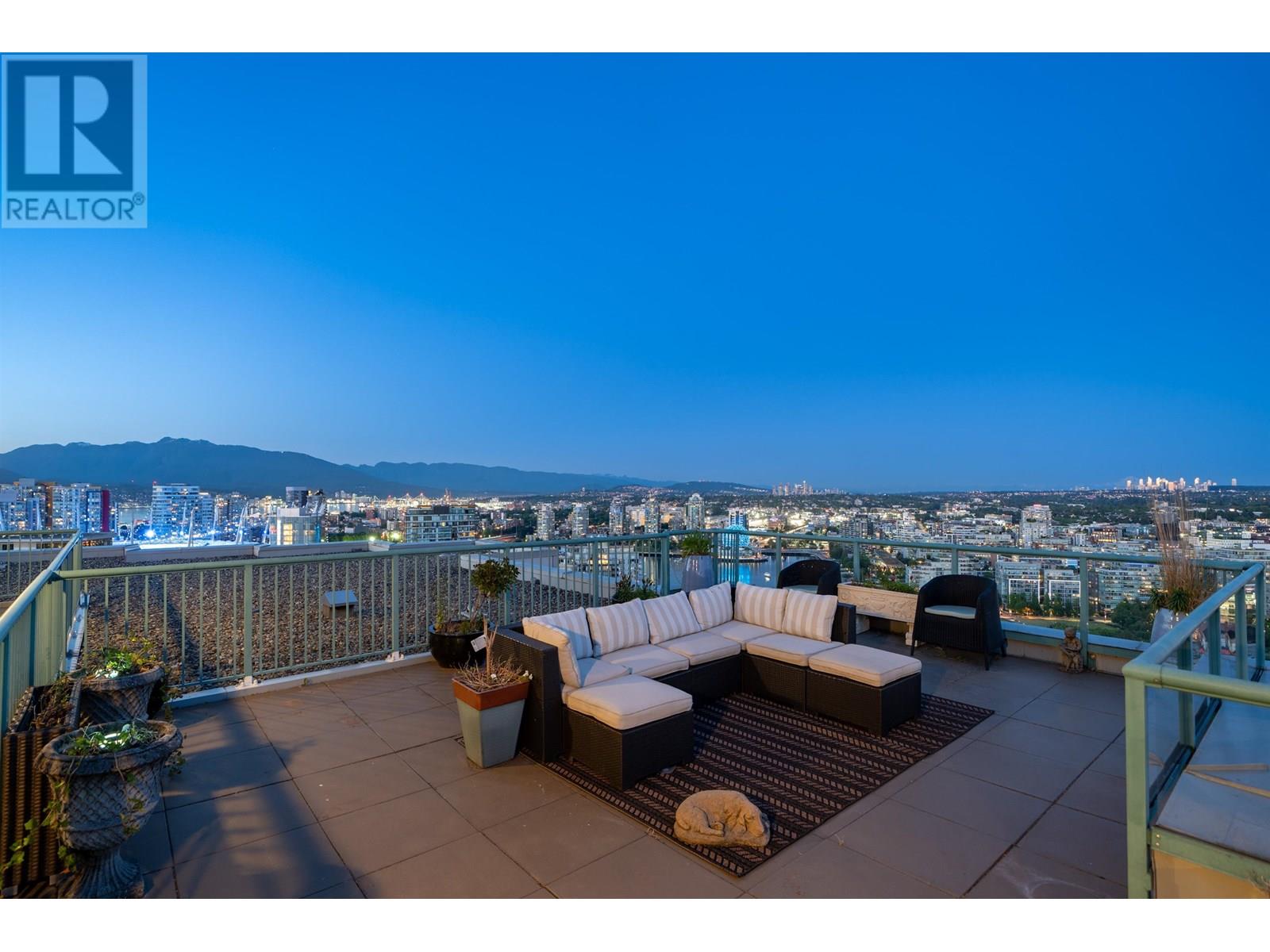 3903 1033 Marinaside Crescent, Vancouver, British Columbia  V6Z 3A3 - Photo 33 - R3014611