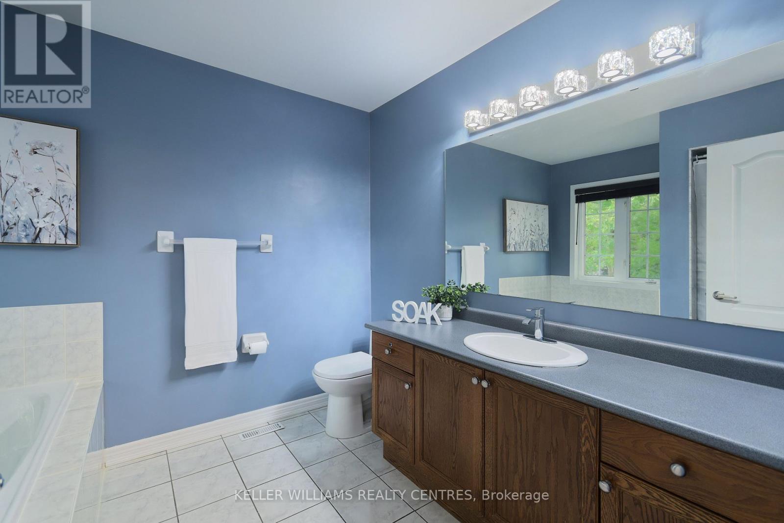 21 Glasgow Crescent, Georgina (Keswick South), Ontario  L4P 4A9 - Photo 17 - N12214468