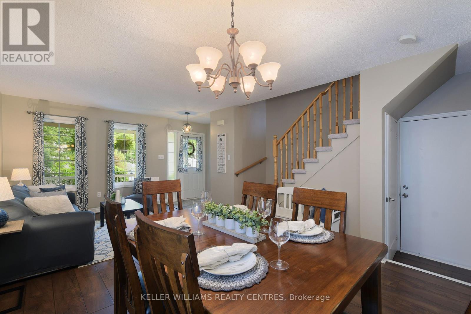 21 Glasgow Crescent, Georgina (Keswick South), Ontario  L4P 4A9 - Photo 5 - N12214468
