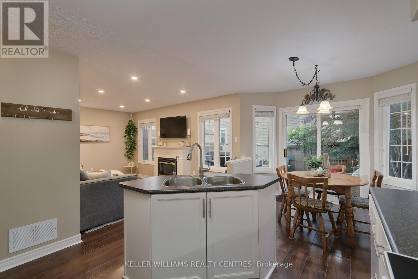 21 Glasgow Crescent, Georgina (Keswick South), Ontario  L4P 4A9 - Photo 6 - N12214468