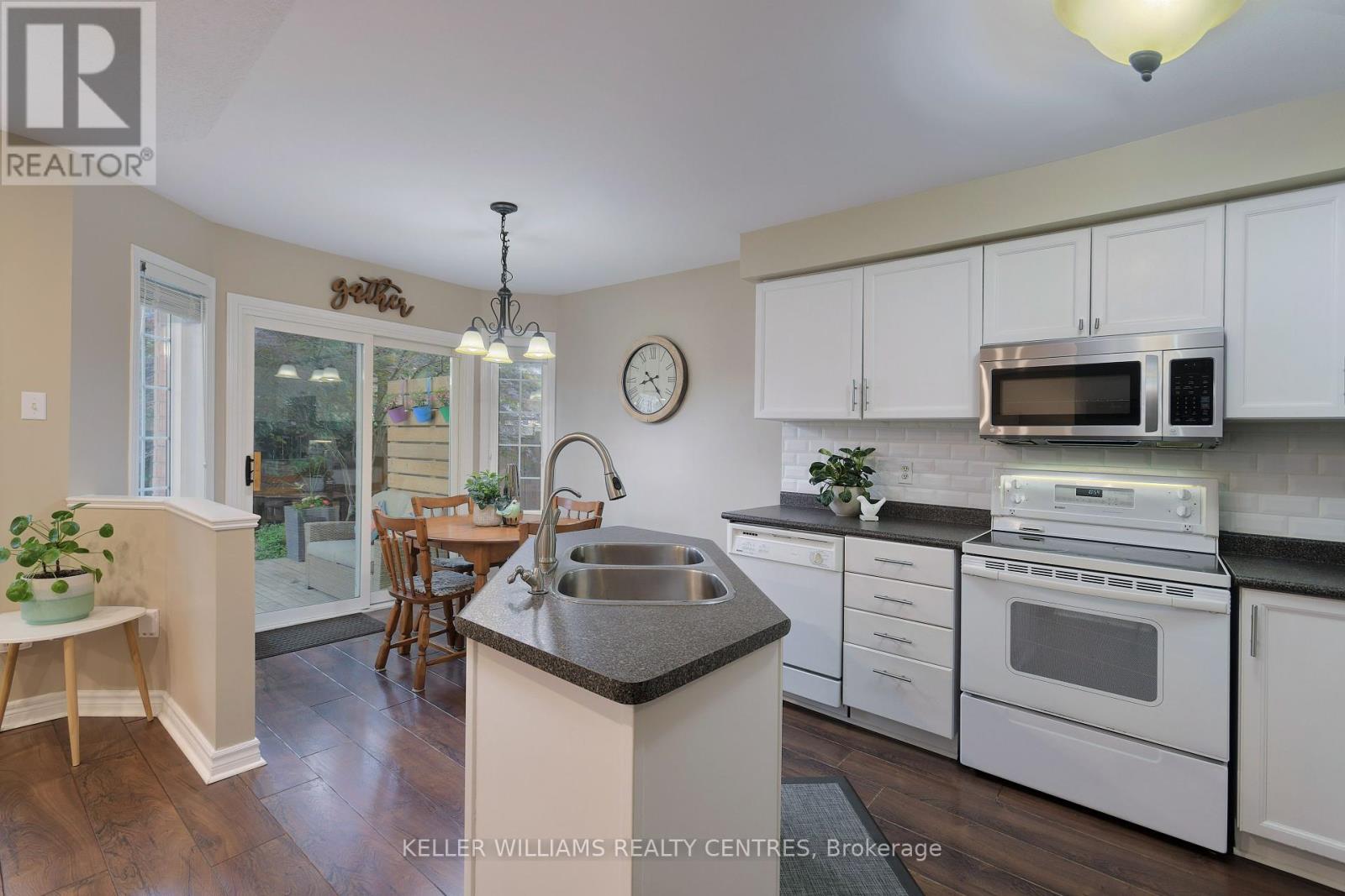 21 Glasgow Crescent, Georgina (Keswick South), Ontario  L4P 4A9 - Photo 8 - N12214468