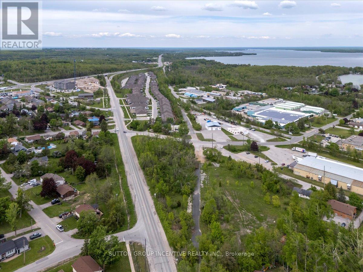 570 Laclie Street, Orillia, Ontario  L3V 4A9 - Photo 11 - S12214462
