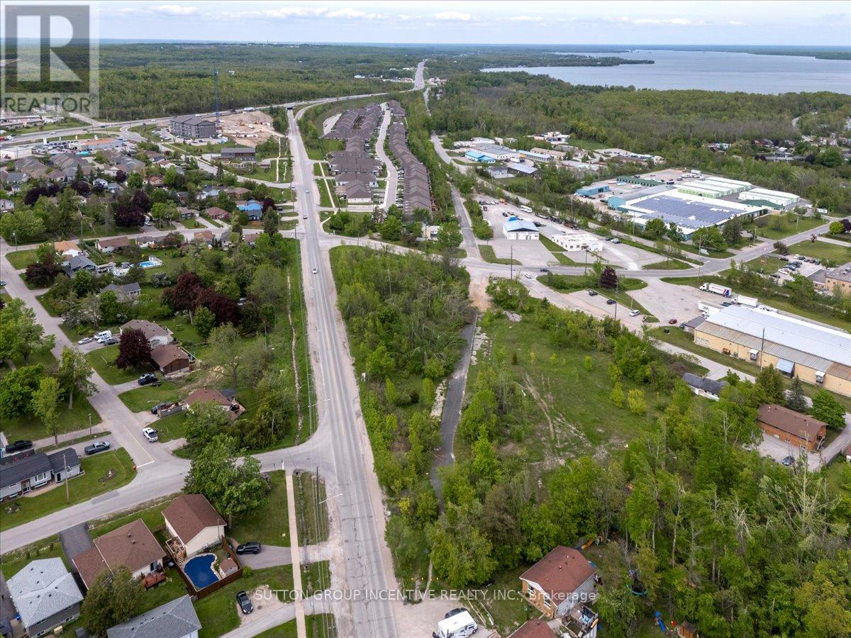 570 Laclie Street, Orillia, Ontario  L3V 4A9 - Photo 2 - S12214462