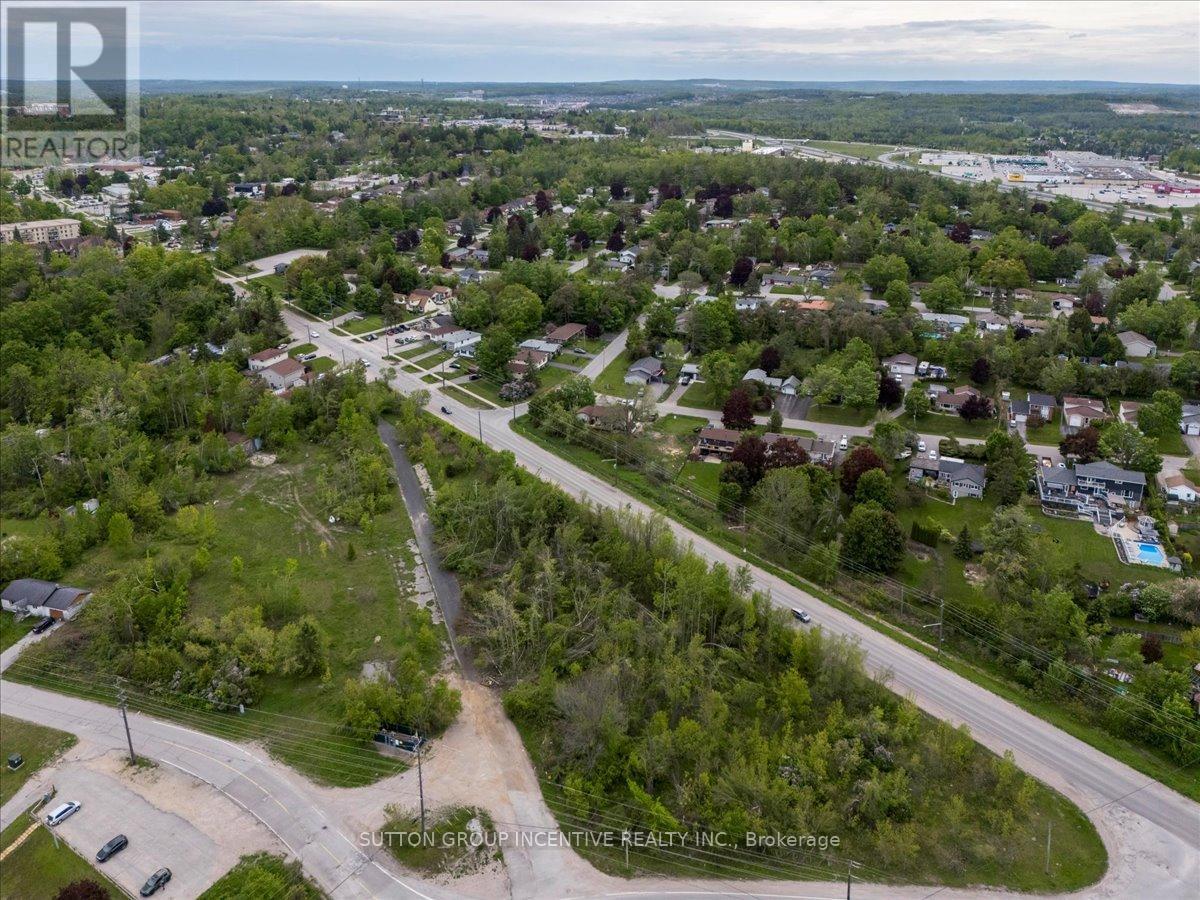 570 Laclie Street, Orillia, Ontario  L3V 4A9 - Photo 4 - S12214462