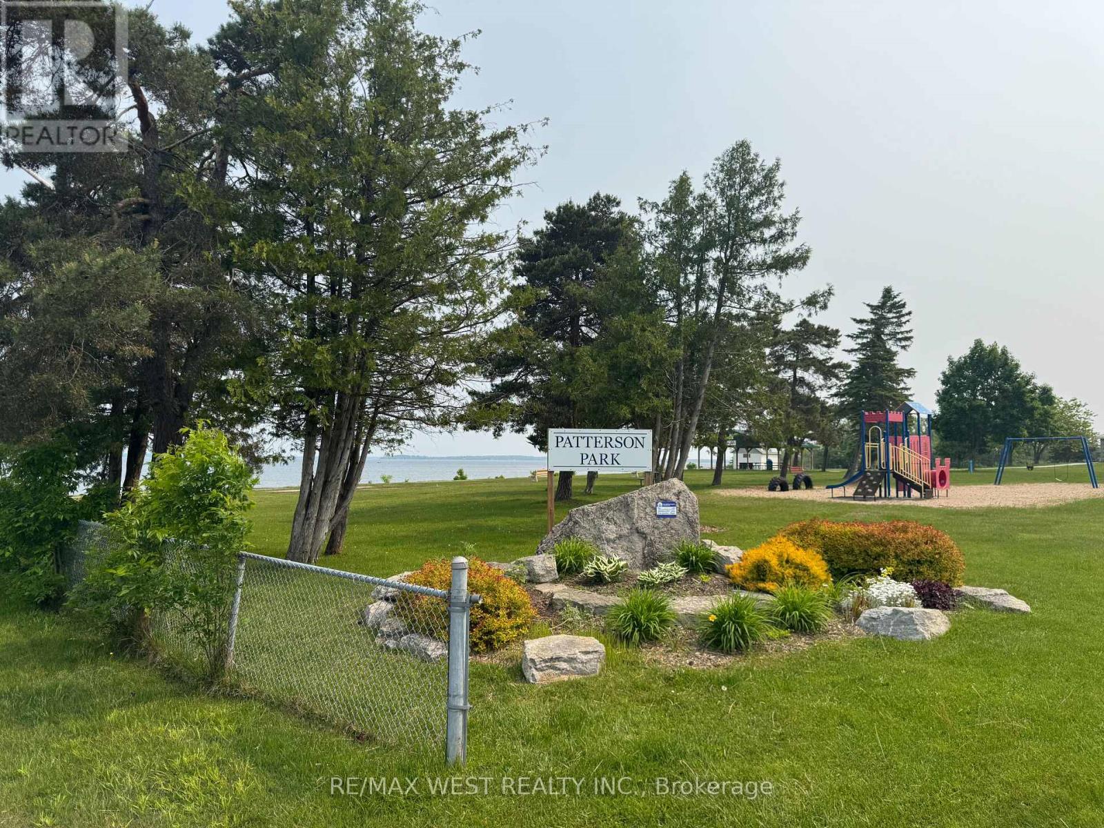 250 Kingfisher Avenue, Tay (Port Mcnicoll), Ontario  L0K 1R0 - Photo 10 - S12214471