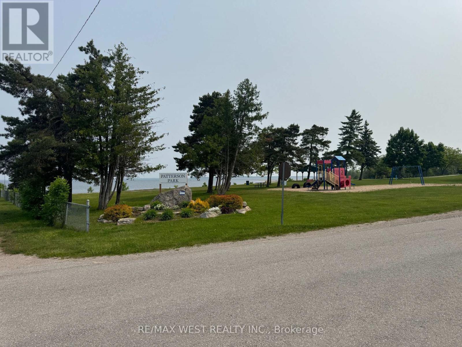 250 Kingfisher Avenue, Tay (Port Mcnicoll), Ontario  L0K 1R0 - Photo 11 - S12214471