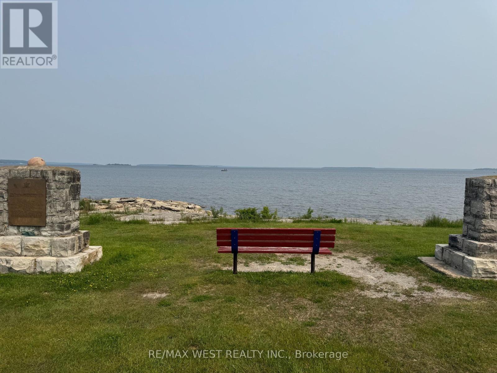 250 Kingfisher Avenue, Tay (Port Mcnicoll), Ontario  L0K 1R0 - Photo 12 - S12214471