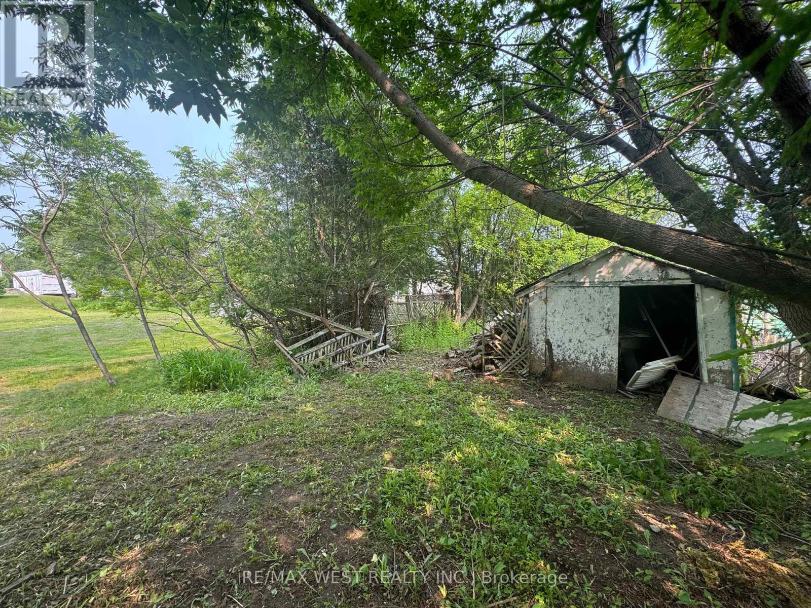 250 Kingfisher Avenue, Tay (Port Mcnicoll), Ontario  L0K 1R0 - Photo 9 - S12214471