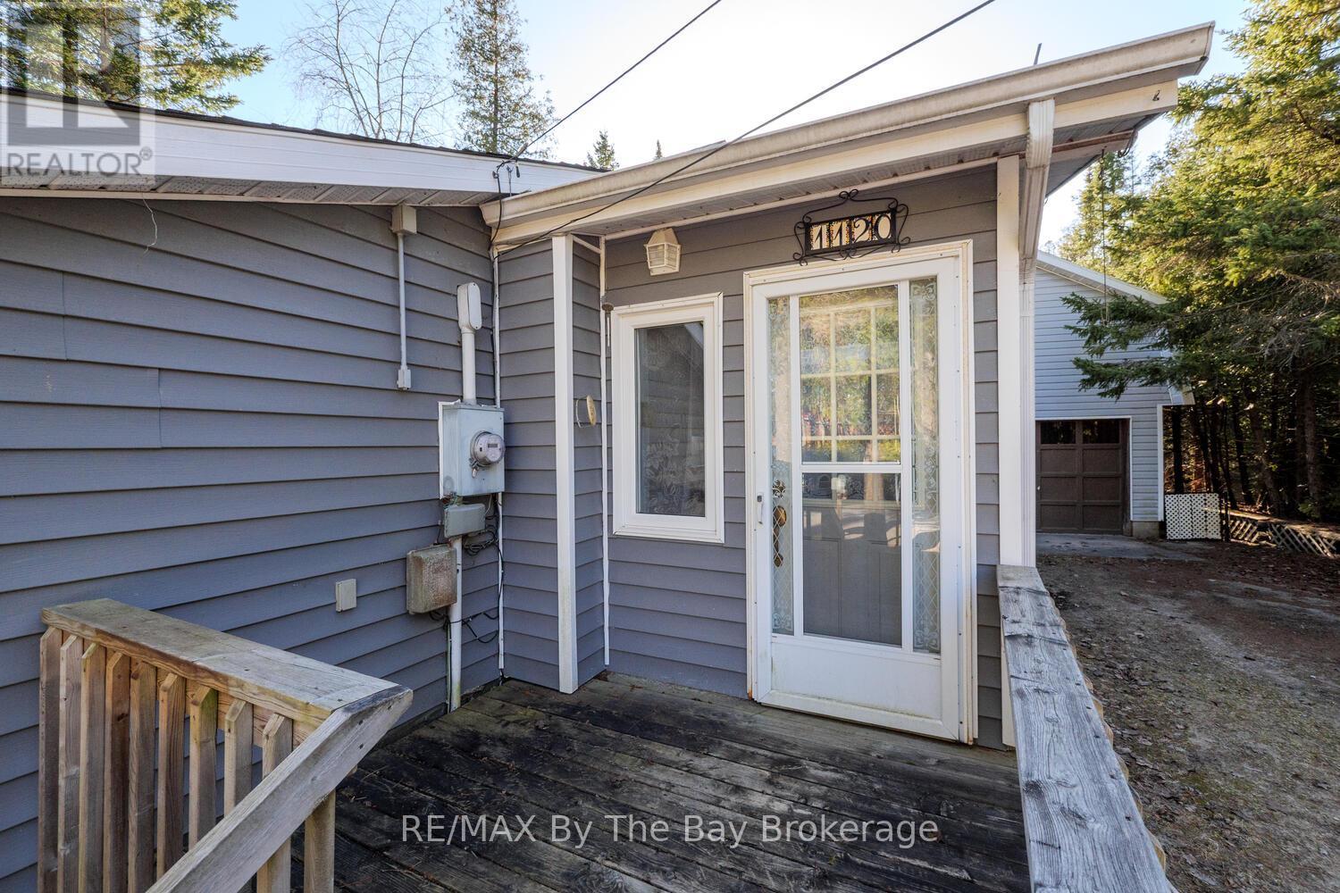 1120 King Edward Avenue, South Bruce Peninsula, Ontario  N0H 2G0 - Photo 27 - X12091231