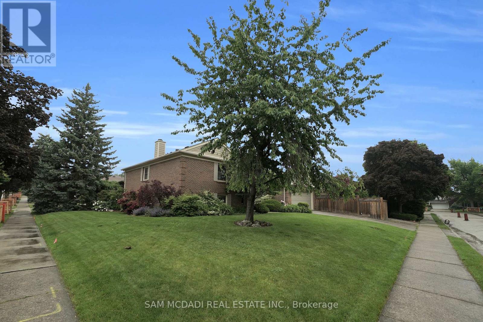 2467 Claymore Crescent, Mississauga, Ontario  L5C 3A2 - Photo 44 - W12214470