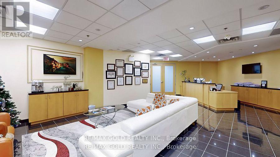 323-324 - 2560 Matheson Boulevard E, Mississauga, Ontario  L4W 4Y9 - Photo 11 - W12214479