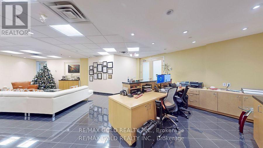 323-324 - 2560 Matheson Boulevard E, Mississauga, Ontario  L4W 4Y9 - Photo 4 - W12214479