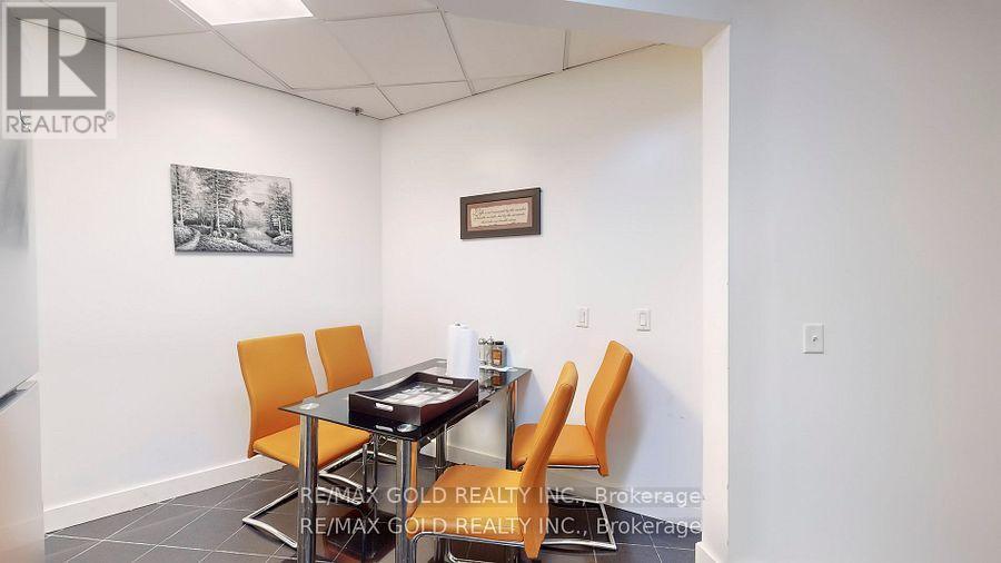 323-324 - 2560 Matheson Boulevard E, Mississauga, Ontario  L4W 4Y9 - Photo 45 - W12214479