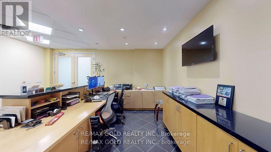 323-324 - 2560 Matheson Boulevard E, Mississauga, Ontario  L4W 4Y9 - Photo 5 - W12214479